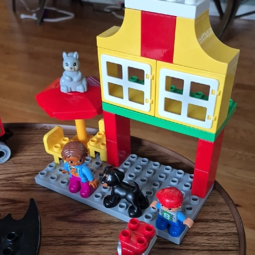 LEGO HULK SPIDERMAN BAT PLANE City Fire and Rescue Set- Red, Yellow, Black Used